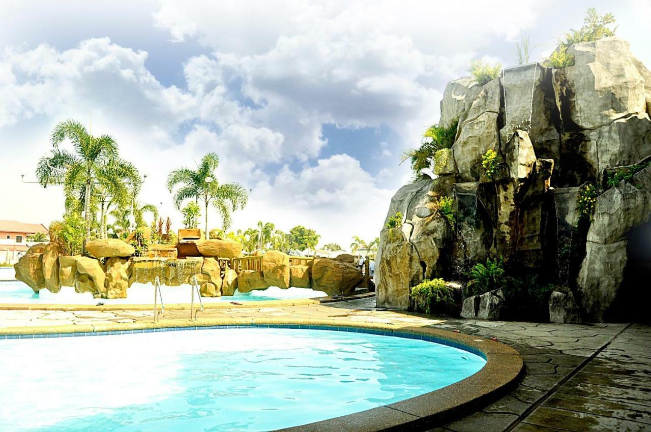 Klir Waterpark Resort&Hotels Guiguinto Exterior foto